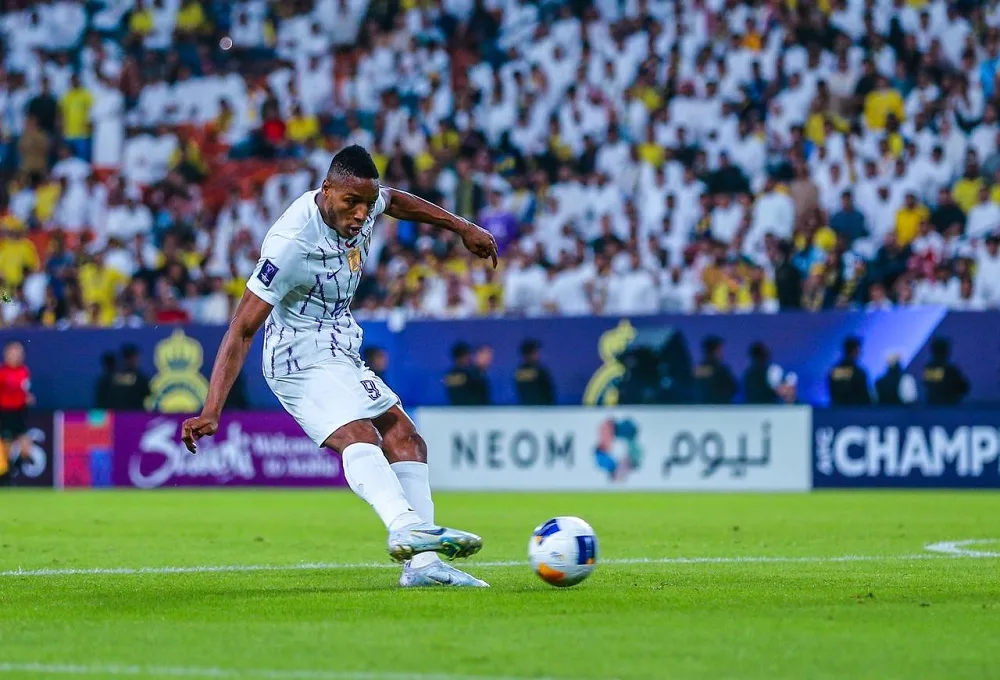بقيادة رحيمي.. العين الإماراتي يحقق فوزًا كبيرًا على اتحاد تواركة بخماسية في مباراة ودية بقيادة رحيمي.. العين الإماراتي يحقق فوزًا كبيرًا على اتحاد تواركة بخماسية في مباراة ودية