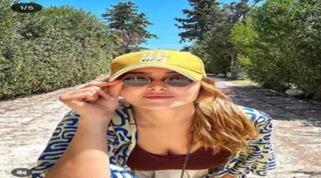 بلمسة من الأناقة والبساطة.. عائشة بن أحمد تبرز بإطلالة صيفية مميزة