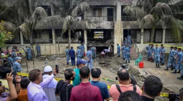 بنغلاديش تعيش حالة من الحزن بعد وفاة 27 شخصاً في حادث تحطم طائرة بالقرب من مدرسة