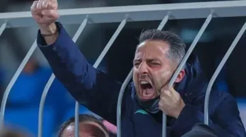 بواسطة القوس والسهم وإنزال العلم الأحمر.. طريقة تقديم الزمالك للاعب “المحارب” يانيك فيريرا (فيديو وصور)