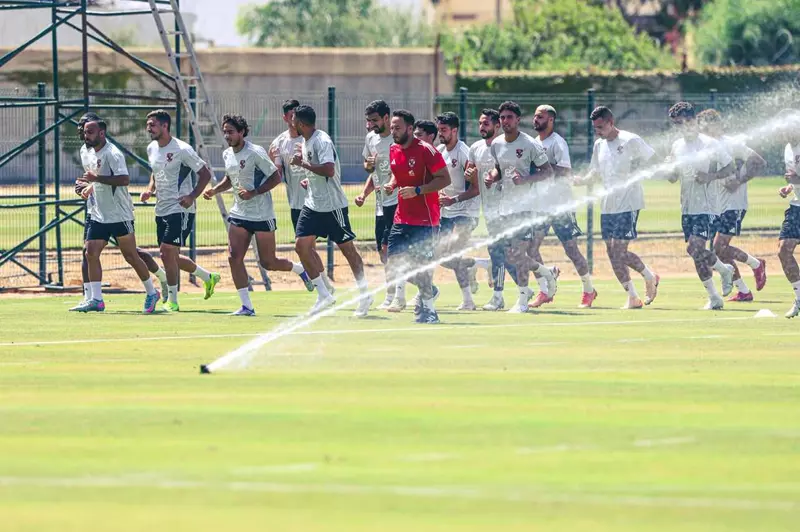 بيكهام والشحات يتألقان.. الأهلي يعود لممارسة تدريباته في معسكر تونس بيكهام والشحات يتألقان.. الأهلي يعود لممارسة تدريباته في معسكر تونس