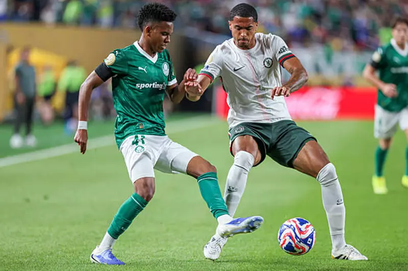 تأبين ومحادثة جانبية.. أبرز مشاهد لقاء تشيلسي وبالميراس في ربع نهائي كأس العالم للأندية (صور) تأبين ومحادثة جانبية.. أبرز مشاهد لقاء تشيلسي وبالميراس في ربع نهائي كأس العالم للأندية (صور)
