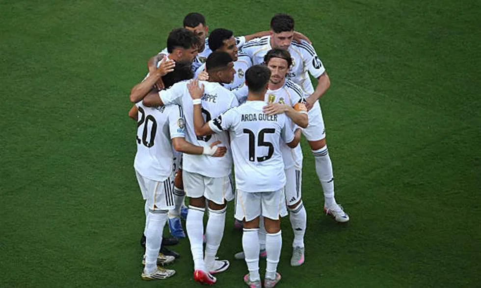 تأجيل رحلة بعثة ريال مدريد إلى نيويورك نتيجة الظروف الجوية السيئة تأجيل رحلة بعثة ريال مدريد إلى نيويورك نتيجة الظروف الجوية السيئة