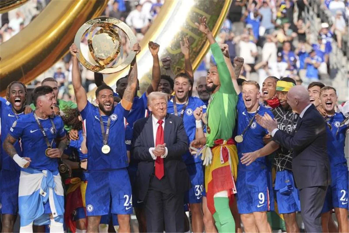 تايمز: باريس سان جيرمان أثار رد فعل تشيلسي بتصريحات “متفاخرّة” قبل نهائي كأس العالم للأندية تايمز: باريس سان جيرمان أثار رد فعل تشيلسي بتصريحات “متفاخرّة” قبل نهائي كأس العالم للأندية