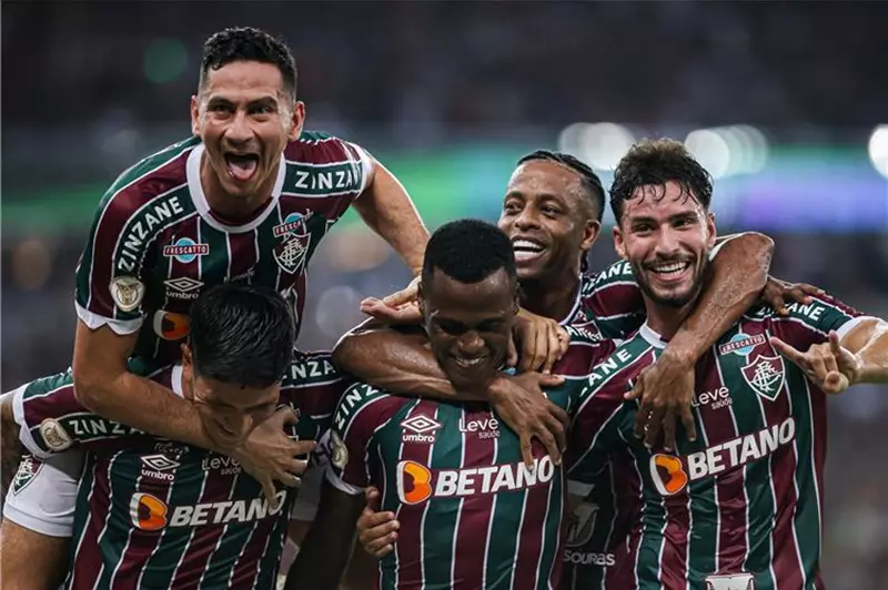 تبديلات هجومية وحيدة وثنائية.. تشكيل فلومينينسي لمواجهة الهلال في كأس العالم للأندية تبديلات هجومية وحيدة وثنائية.. تشكيل فلومينينسي لمواجهة الهلال في كأس العالم للأندية