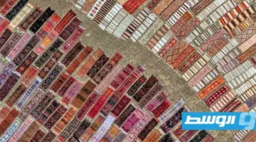 تجفيف آلاف السجاد تحت أشعة الشمس: معلم جذب سياحي في أنطاليا التركية