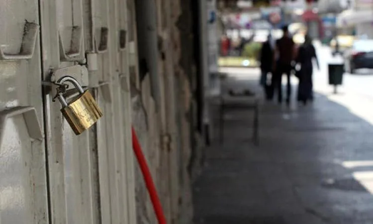 تحرير 138 غرامة لمتاجر لم تلتزم بقرار الحكومة بإغلاقها للحد من استهلاك الكهرباء تحرير 138 غرامة لمتاجر لم تلتزم بقرار الحكومة بإغلاقها للحد من استهلاك الكهرباء