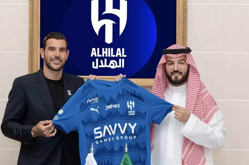 تحول الصراع إلى تعاون.. ثيو وإنزاجي يلتقيان بعد سنوات من التوتر في إيطاليا
