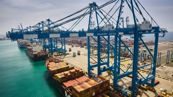تداول 14 ألف طن من البضائع و878 شاحنة في موانئ البحر الأحمر