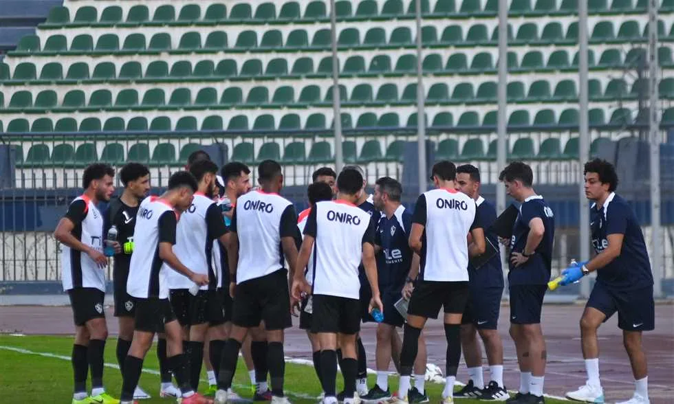 تدريبات الزمالك – فيريرا يقلل من الأحمال البدنية ويولي اهتمامًا للجوانب الفنية والاستراتيجية تدريبات الزمالك – فيريرا يقلل من الأحمال البدنية ويولي اهتمامًا للجوانب الفنية والاستراتيجية