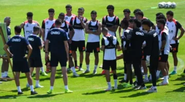 تدريبات لياقية للاعبي الزمالك خلال التمرين.. تقسيمة حماسية بين الفريقين