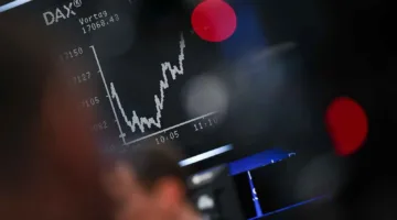 تراجع الأسواق الأوروبية تحت ضغط المفاوضات التجارية الأمريكية
