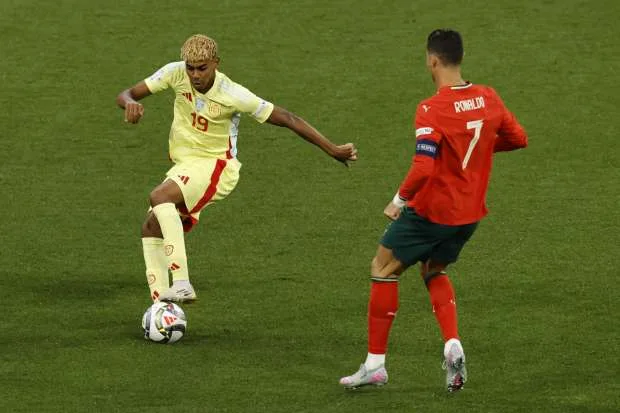 تراجع غير متوقع لمحمد صلاح في سباق الكرة الذهبية.. ومفاجأة لامين يامال تراجع غير متوقع لمحمد صلاح في سباق الكرة الذهبية.. ومفاجأة لامين يامال
