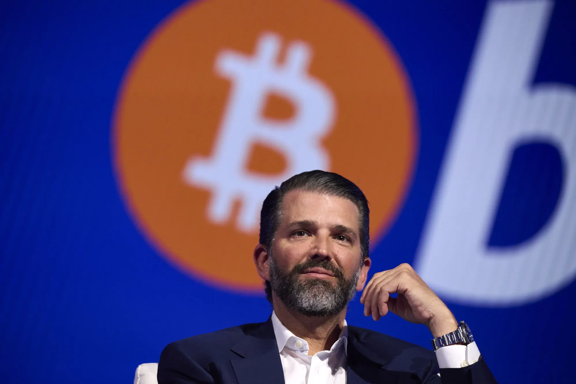 ترامب الابن يستثمر بشكل كبير في شركة ناشئة تواجه صعوبات في مجال العملات الرقمية ترامب الابن يستثمر بشكل كبير في شركة ناشئة تواجه صعوبات في مجال العملات الرقمية