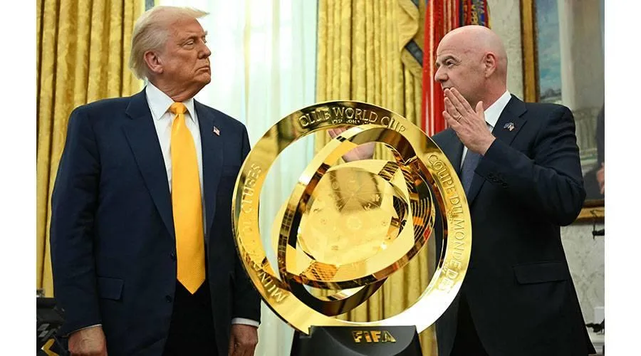 ترامب يرتب لحضوره مباراة نهائي كأس العالم للأندية ترامب يرتب لحضوره مباراة نهائي كأس العالم للأندية