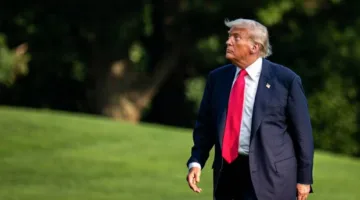 ترامب يرفع دعوى قضائية ضد وول ستريت جورنال ويطالب بتعويض قدره 10 مليارات دولار.