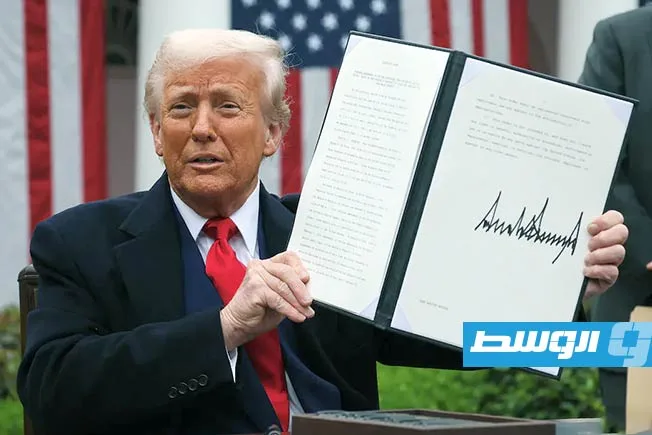 ترامب يفرض رسومًا إضافية بنسبة 35% على كندا بدءًا من 1 أغسطس ترامب يفرض رسومًا إضافية بنسبة 35% على كندا بدءًا من 1 أغسطس