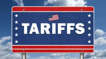 ترامب يفرض ضرائب جمركية قدرها 25% على اليابان وكوريا الجنوبية ويشير إلى احتمال زيادة الرسوم.