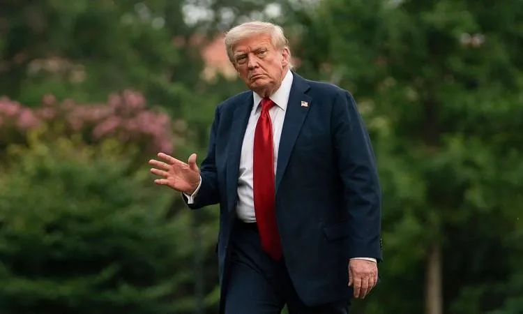 ترامب: ينبغي تقليل معدل الفائدة بمقدار ثلاث نقاط عن المستوى الحالي ترامب: ينبغي تقليل معدل الفائدة بمقدار ثلاث نقاط عن المستوى الحالي