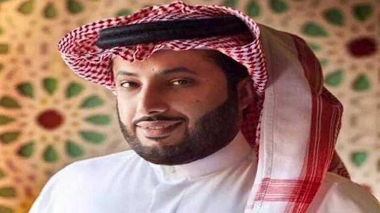 تركي آل الشيخ يشارك صورًا مع ناصر الخليفي ويترك تعليقًا