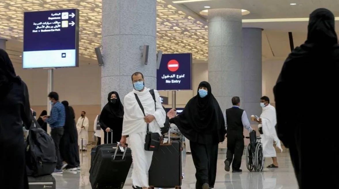 تركيب “الباركود”: تحذيرات من السعودية بشأن وسطاء تأشيرات العمرة