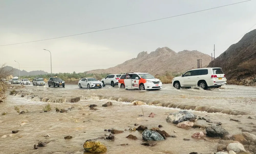 تساقط أمطار متفاوتة الشدة على بعض ولايات شمال الشرقية تساقط أمطار متفاوتة الشدة على بعض ولايات شمال الشرقية