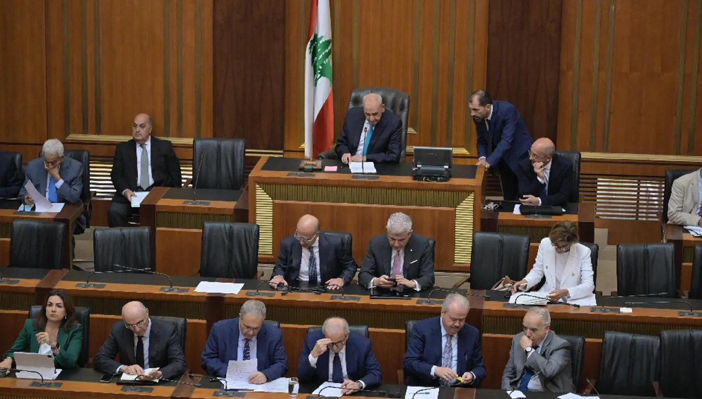 تصاعد التوتر والنقاشات في مجلس النواب اللبناني (فيديو) تصاعد التوتر والنقاشات في مجلس النواب اللبناني (فيديو)