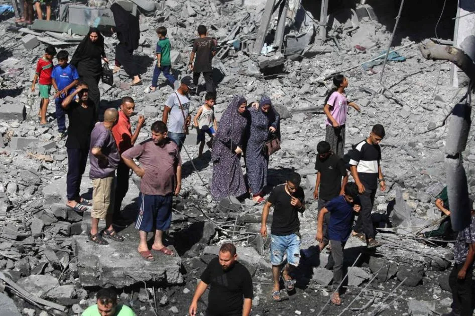 تصاعد الهجمات الإسرائيلية على غزة وسط معاناة كبيرة من نقص الغذاء بين السكان تصاعد الهجمات الإسرائيلية على غزة وسط معاناة كبيرة من نقص الغذاء بين السكان