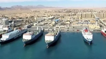 تصريف 2700 طن من البضائع و374 شاحنة في ميناء نويبع البحري