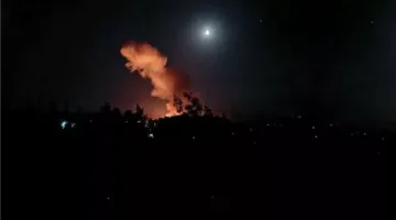 تصعيد عسكري إسرائيلي في ريف اللاذقية.. غارات جوية تستهدف مقرات اللواءين 132 و107