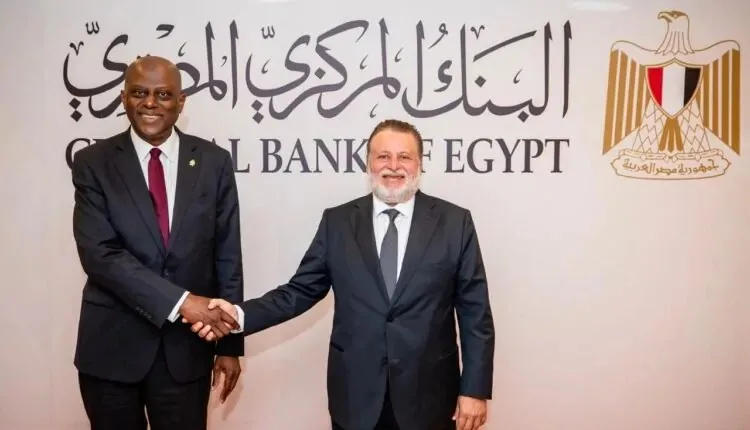 تعزيزاً للتعاون الأفريقي.. محافظا البنوك المركزية في مصر ونيجيريا يناقشان سبل تحقيق التكامل المصرفي في القاهرة تعزيزاً للتعاون الأفريقي.. محافظا البنوك المركزية في مصر ونيجيريا يناقشان سبل تحقيق التكامل المصرفي في القاهرة