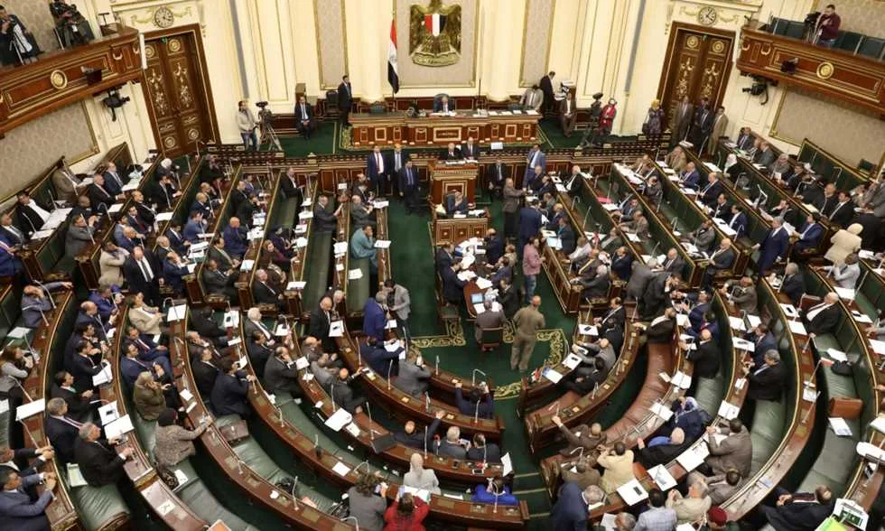 تغييرات في قانون الرياضة: أربع دورات لمجالس الإدارات، حظر الجمع بين عضوية اتحادات متعددة وفرض عقوبات على الشغب. تغييرات في قانون الرياضة: أربع دورات لمجالس الإدارات، حظر الجمع بين عضوية اتحادات متعددة وفرض عقوبات على الشغب.