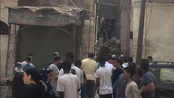 تفاصيل جديدة في حادث انهيار منزل السيدة عائشة التاريخي تفاصيل جديدة في حادث انهيار منزل السيدة عائشة التاريخي