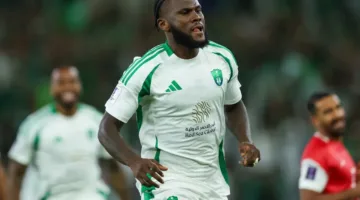 تقارير: الأهلي يوشك على اتخاذ قرار بشأن عودة كيسي إلى الدوري الإيطالي