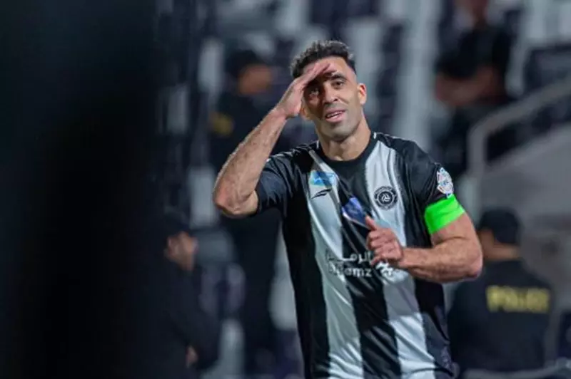 تقارير: حمدالله يوقع مع الهلال لعقد مدته 6 أشهر مع خطة للانتقال مجددًا إلى الشباب.