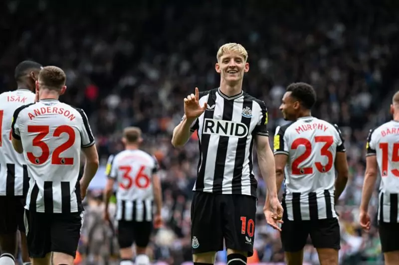 تقارير: ليفربول يسعى للتوقيع مع أنتوني جوردون تقارير: ليفربول يسعى للتوقيع مع أنتوني جوردون