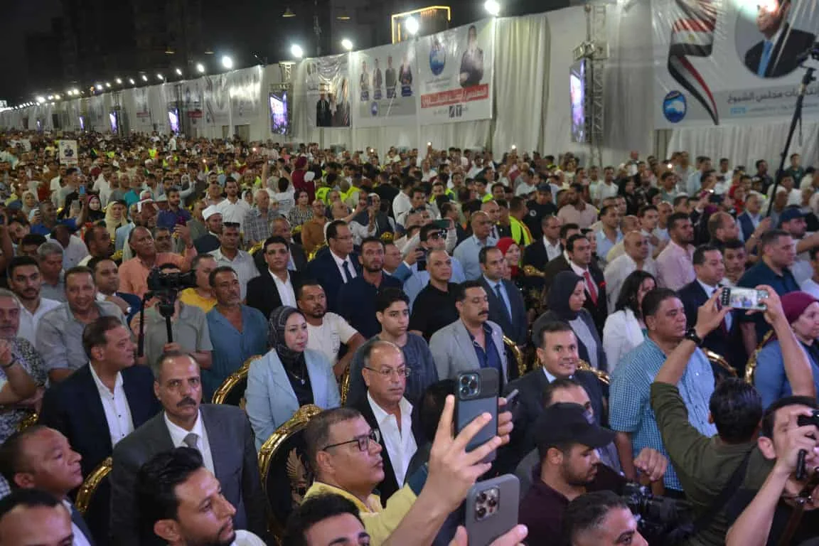 مستقبل وطن يجمع الآلاف في كفر الدوار تأييدًا لمرشحيه في انتخابات الشيوخ مستقبل وطن يجمع الآلاف في كفر الدوار تأييدًا لمرشحيه في انتخابات الشيوخ