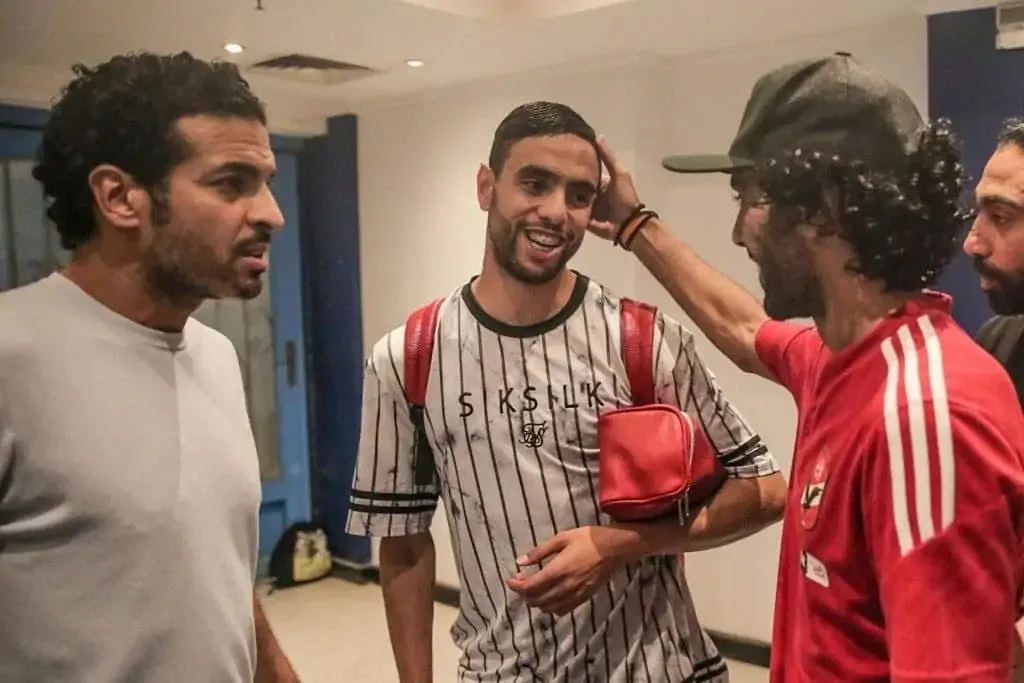 توتر في نادي بيراميدز.. محمد الشيبي يثير الجدل بطلبه المغادرة توتر في نادي بيراميدز.. محمد الشيبي يثير الجدل بطلبه المغادرة