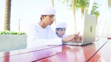 توحيد مواعيد الدوام والعطلات في المدارس والجامعات بالإمارات