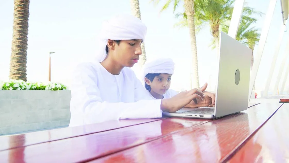 توحيد مواعيد الدوام والعطلات في المدارس والجامعات بالإمارات توحيد مواعيد الدوام والعطلات في المدارس والجامعات بالإمارات