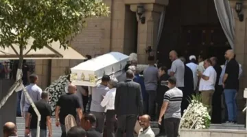 توديع جثمان الفنان لطفي لبيب من كنيسة مار مرقس في مصر الجديدة بحضور عدد من نجوم الفن