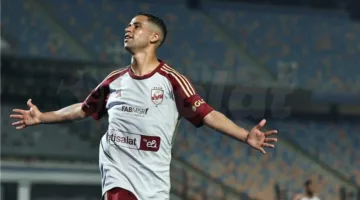 ثلاثة أندية مغربية تسعى للتعاقد مع لاعب الأهلي
