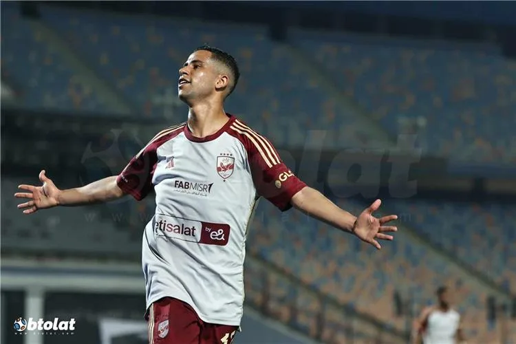 ثلاثة أندية مغربية تسعى للتعاقد مع لاعب الأهلي