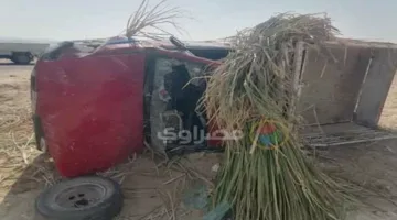 جثة و21 جريحًا: الصور الأولى من موقع حادث سيارة نقل العمال في أسيوط