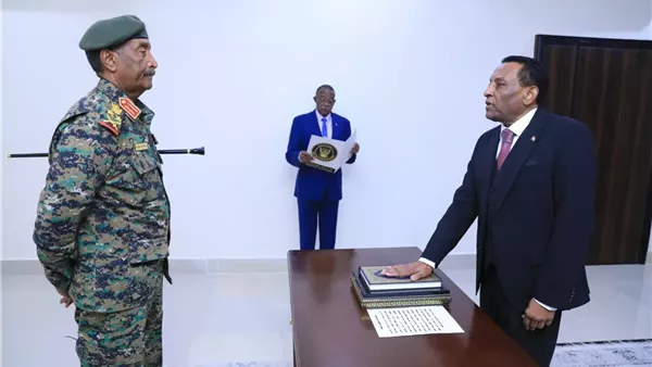 جدل في السودان بعد اختيار محامي البشير وزيرًا للعدل في الحكومة الجديدة جدل في السودان بعد اختيار محامي البشير وزيرًا للعدل في الحكومة الجديدة