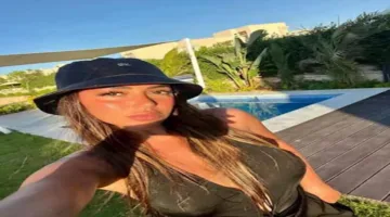 جسارة على الشاطئ.. سارة سلامة في أحدث إطلالة