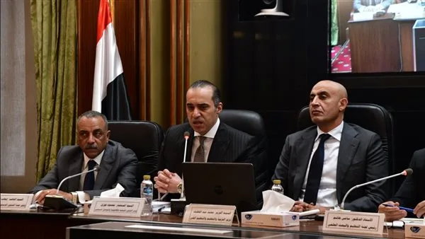 جلسة لجنة التعليم تشهد خلافًا حول مشروع القانون.. نواب يعبّرون عن انتقادات لاستشهاد مستشار الوزير بحكم المحكمة الدستورية.