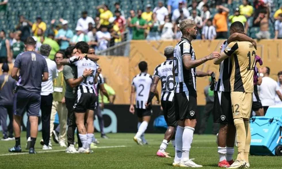 جلوبو: مانشستر يونايتد وإيفرتون يتطلعان للتعاقد مع حارس مرمى بوتافوجو جلوبو: مانشستر يونايتد وإيفرتون يتطلعان للتعاقد مع حارس مرمى بوتافوجو