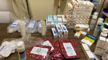 جمارك مطار برج العرب تنجح في إحباط محاولة تهريب أدوية بقيمة 2.5 مليون جنيه