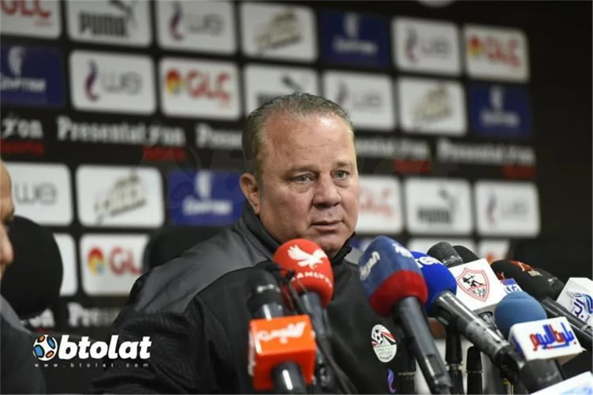 جماهير المريخ السوداني تطالب بإقالة شوقي غريب من تدريب الفريق بعد خسارة الدوري أمام الهلال. جماهير المريخ السوداني تطالب بإقالة شوقي غريب من تدريب الفريق بعد خسارة الدوري أمام الهلال.